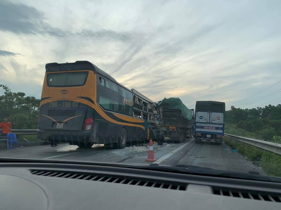 tai nạn trên cao tốc Nội Bài- Lào Cai
