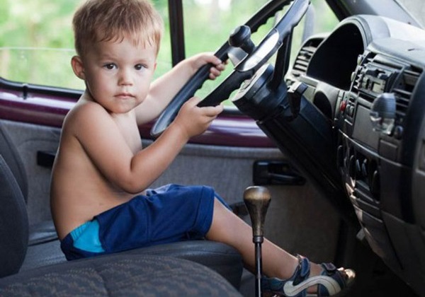 6 lưu ý quan trọng để đảm bảo an toàn cho trẻ trên ô tô