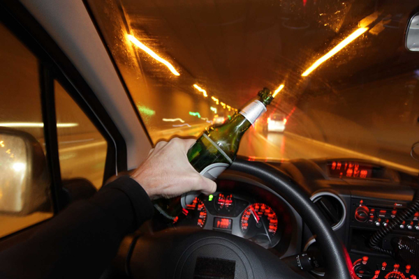 Tập làm quen với quy định mới: Cấm tuyệt đối uống rượu bia khi lái xe